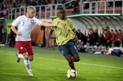 开云下载-哥伦比亚爆冷波兰，格纳布里送出助攻