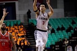 开云体育官方网站-挑战即将开始，篮球场上烽火连天