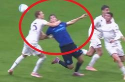 开云体育APP下载-意甲争议点无数，裁判表现令人堪忧的简单介绍