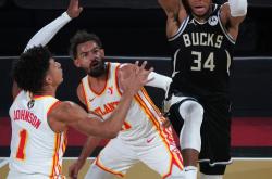 开云体育下载-火箭后卫群星耀眼，轻取雄鹿晋级总冠军的简单介绍