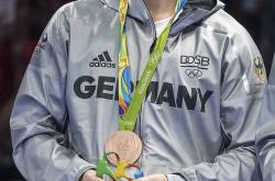 开云下载-法国乒乓球队血洗中国乒乓球队，波尔一己之力扛起全队的简单介绍