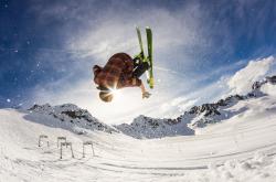 开云体育入口-奥运周期关键战焦点战，加拿大险胜伊拉克，生死边缘的胜利与启示