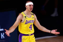 开云体育下载-国王鏖战勇士，卡鲁索一己之力扛起全队