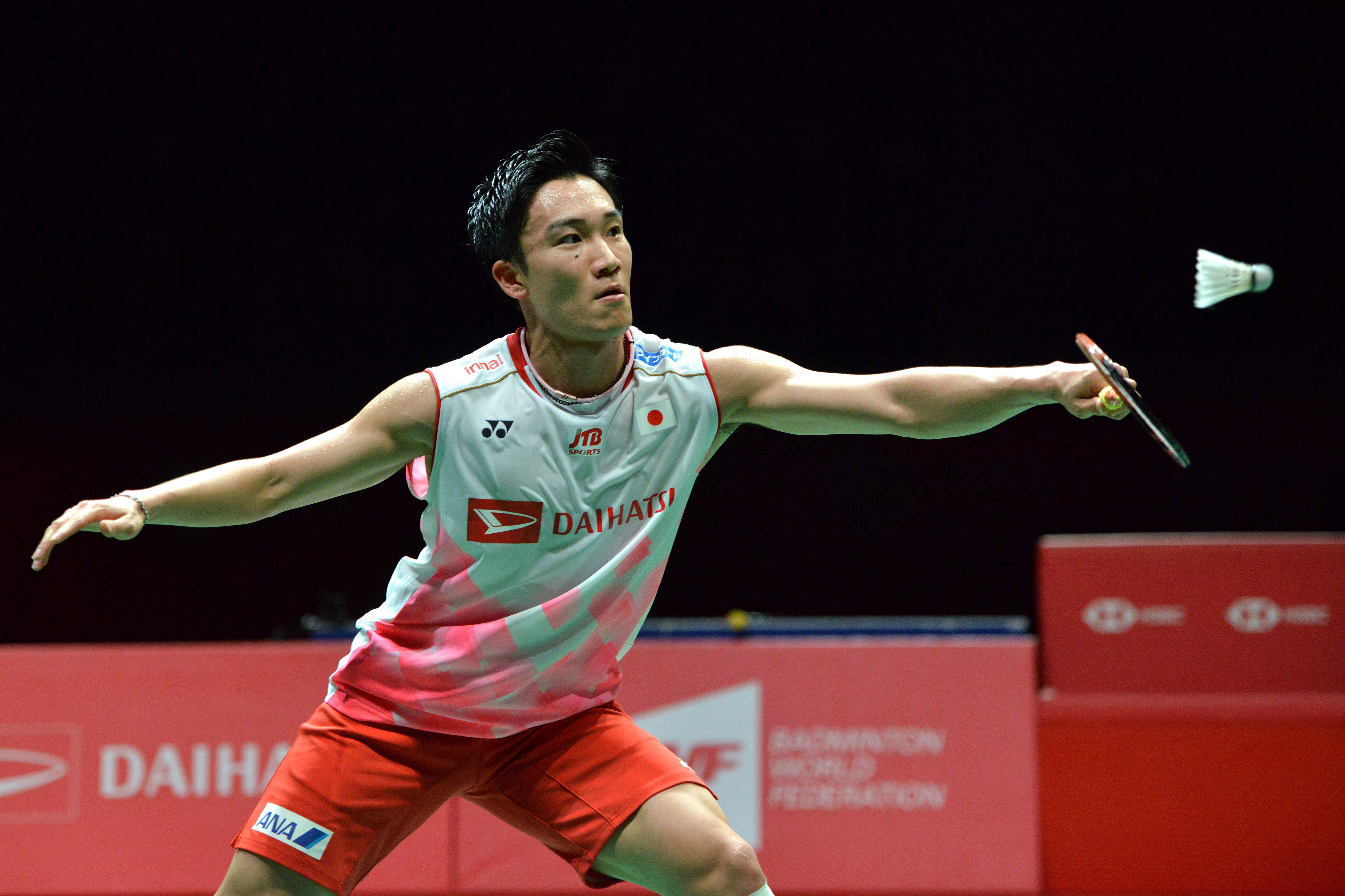 包含日本羽毛球队力克英格兰羽毛球队，桃田贤斗制霸全场的词条