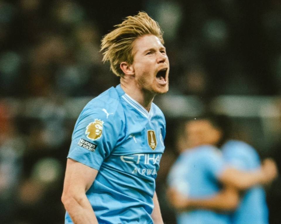 包含AC米兰逆转拜仁，德布劳内完成帽子戏法的词条