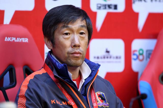 关于高洪波激励申花队员，提振士气，备战关键一役的信息