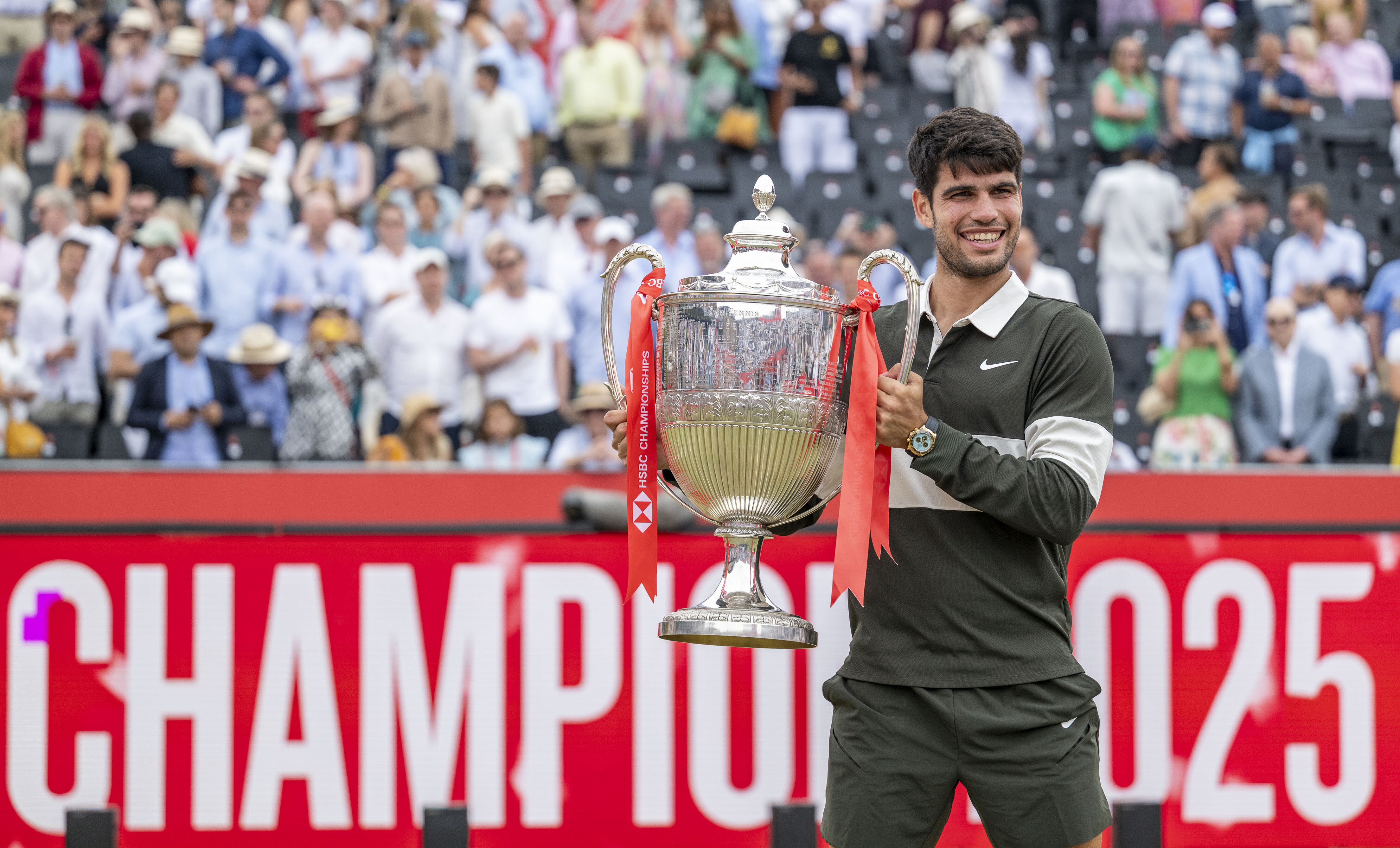 世界网球队轻取西班牙网球队，阿尔卡拉斯关键制胜的简单介绍