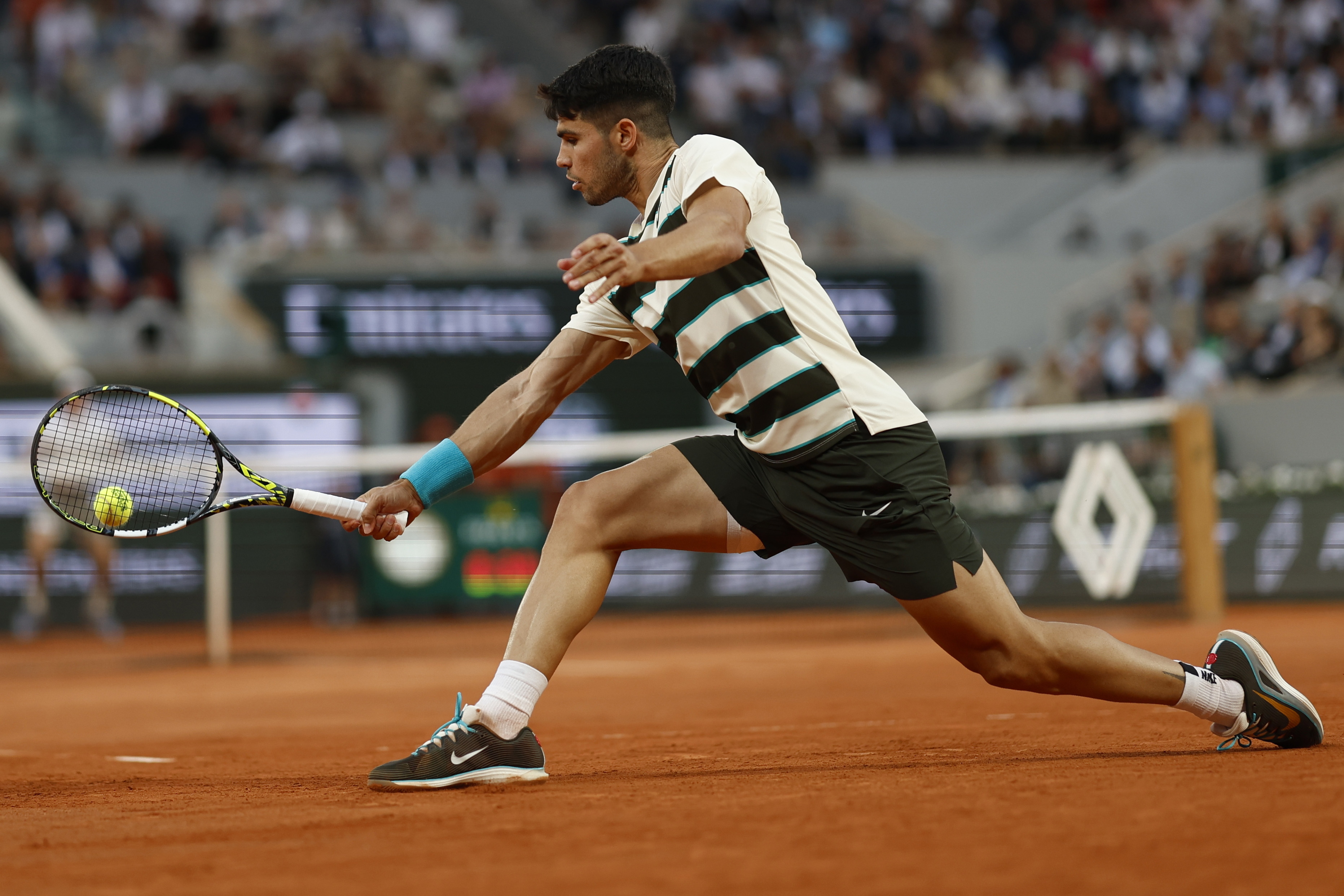 美国网球队翻盘英国网球队,阿尔卡拉斯制霸全场的简单介绍 美国网球队翻盘英国网球队,阿尔卡拉斯制霸全场的简单介绍