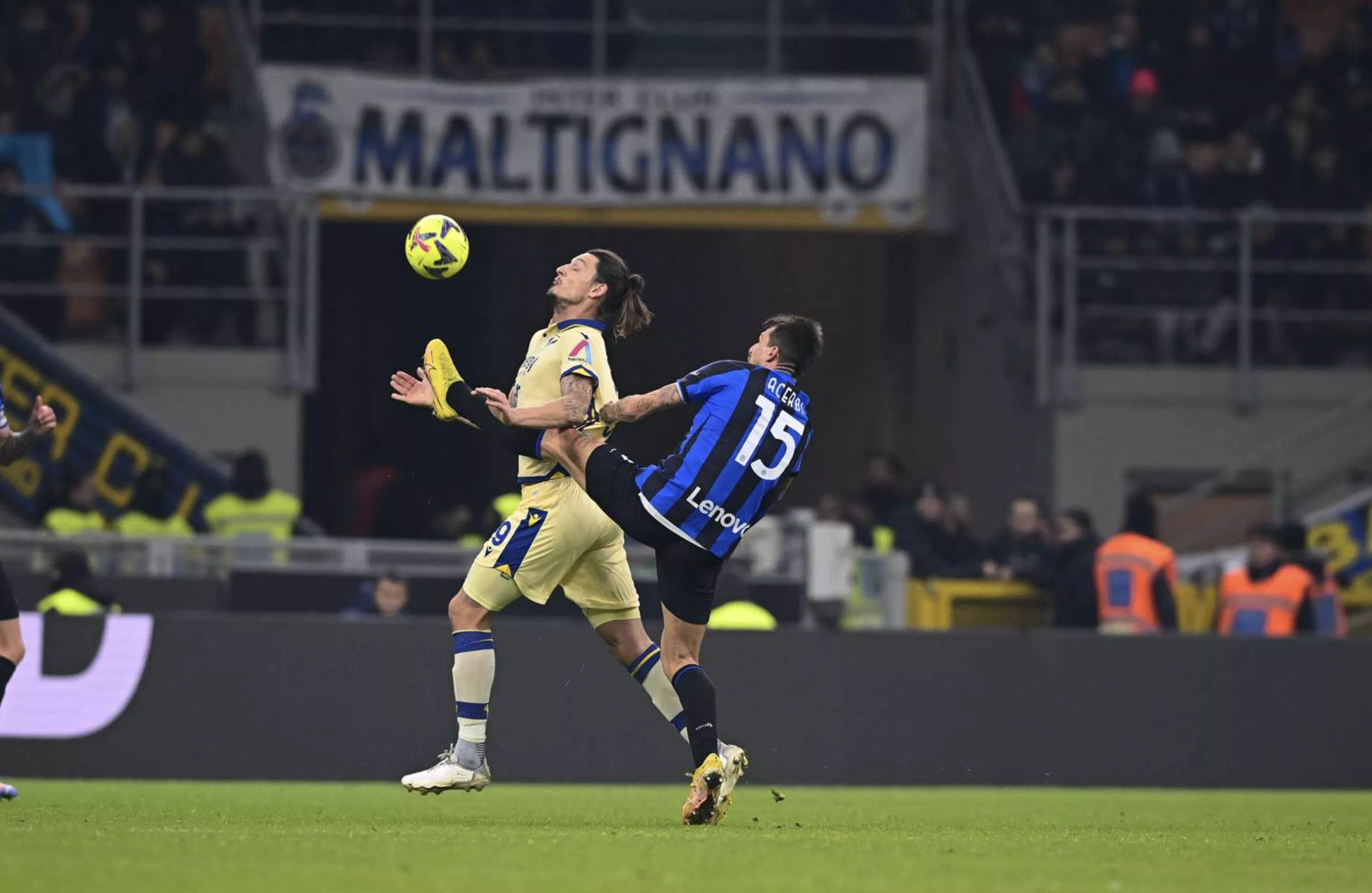 关于足球传奇离故土千里！AC米兰传奇远赴东方的信息