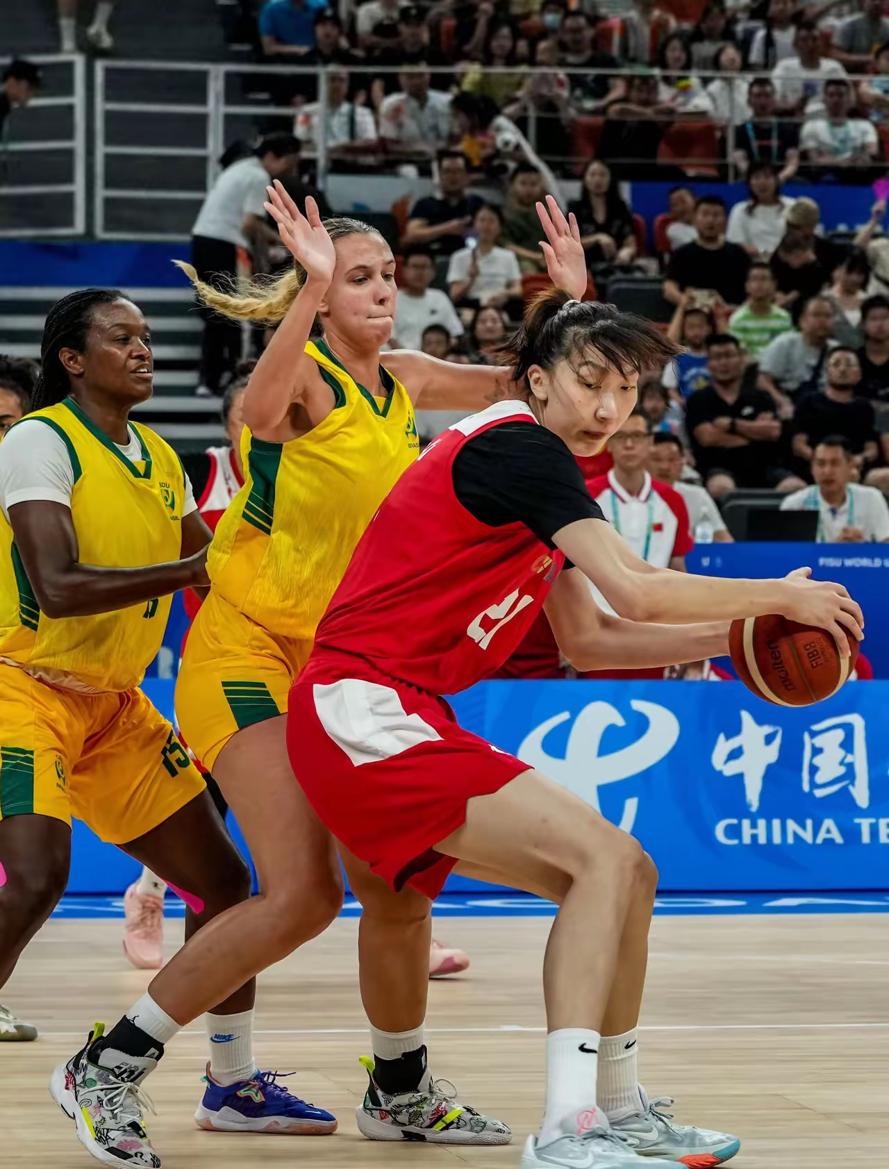 包含黑山女篮在巴尔干半岛锦标赛中实现破冰的词条