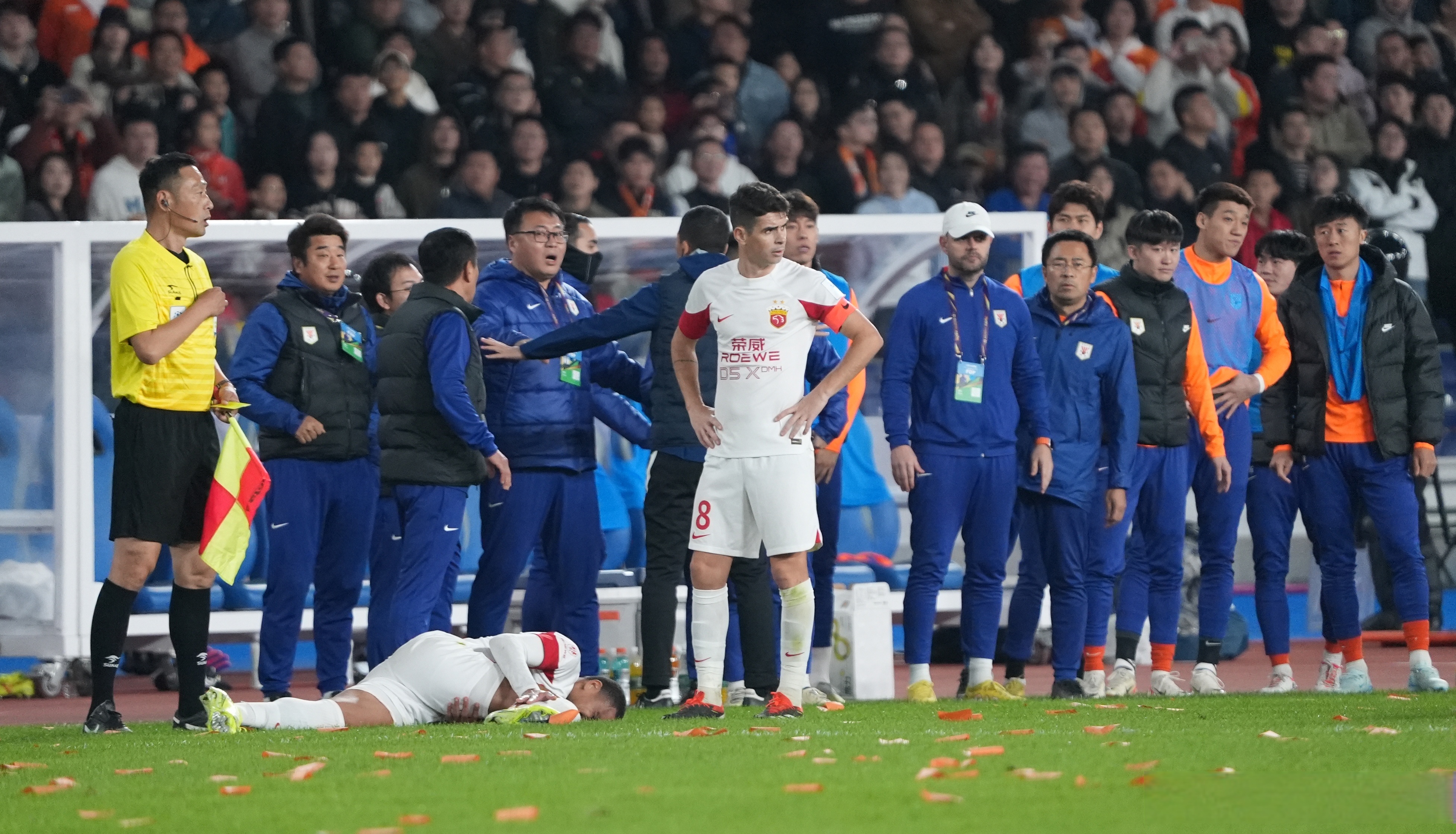 足协杯赛场上演精彩一幕,球队实力迅速提升的简单介绍 足协杯赛场上演精彩一幕,球队实力迅速提升的简单介绍