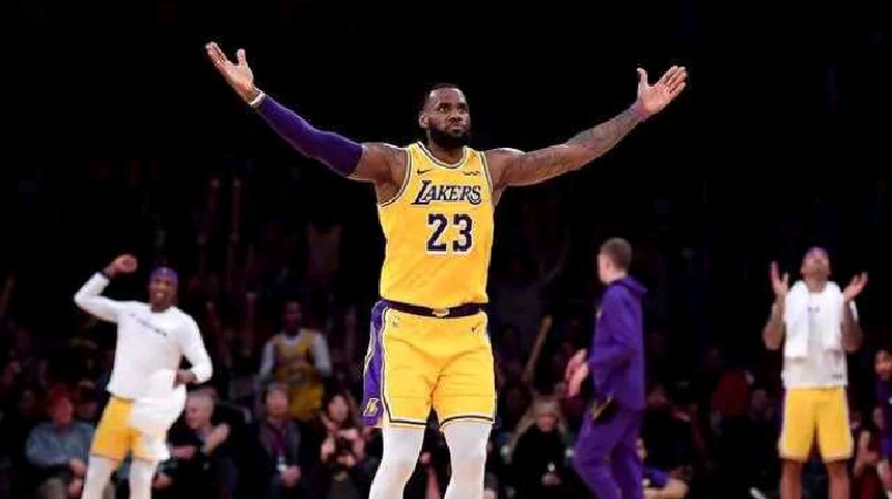 球员突破个人记录，刷新历史