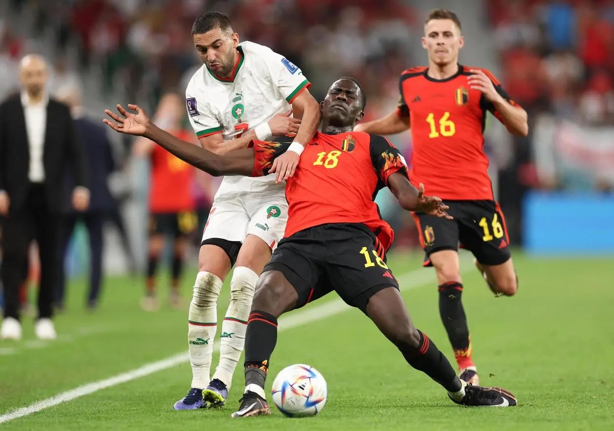 摩洛哥足球队实力碾压，领跑晋级