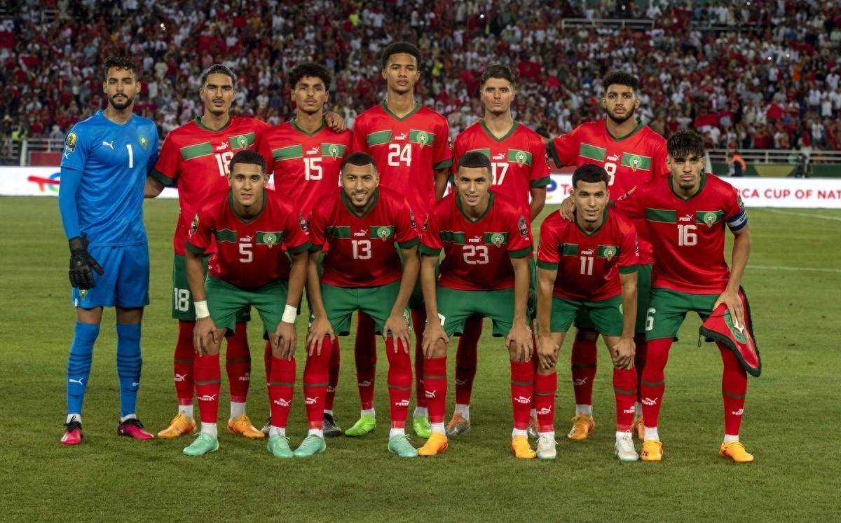 摩洛哥足球队实力碾压，领跑晋级