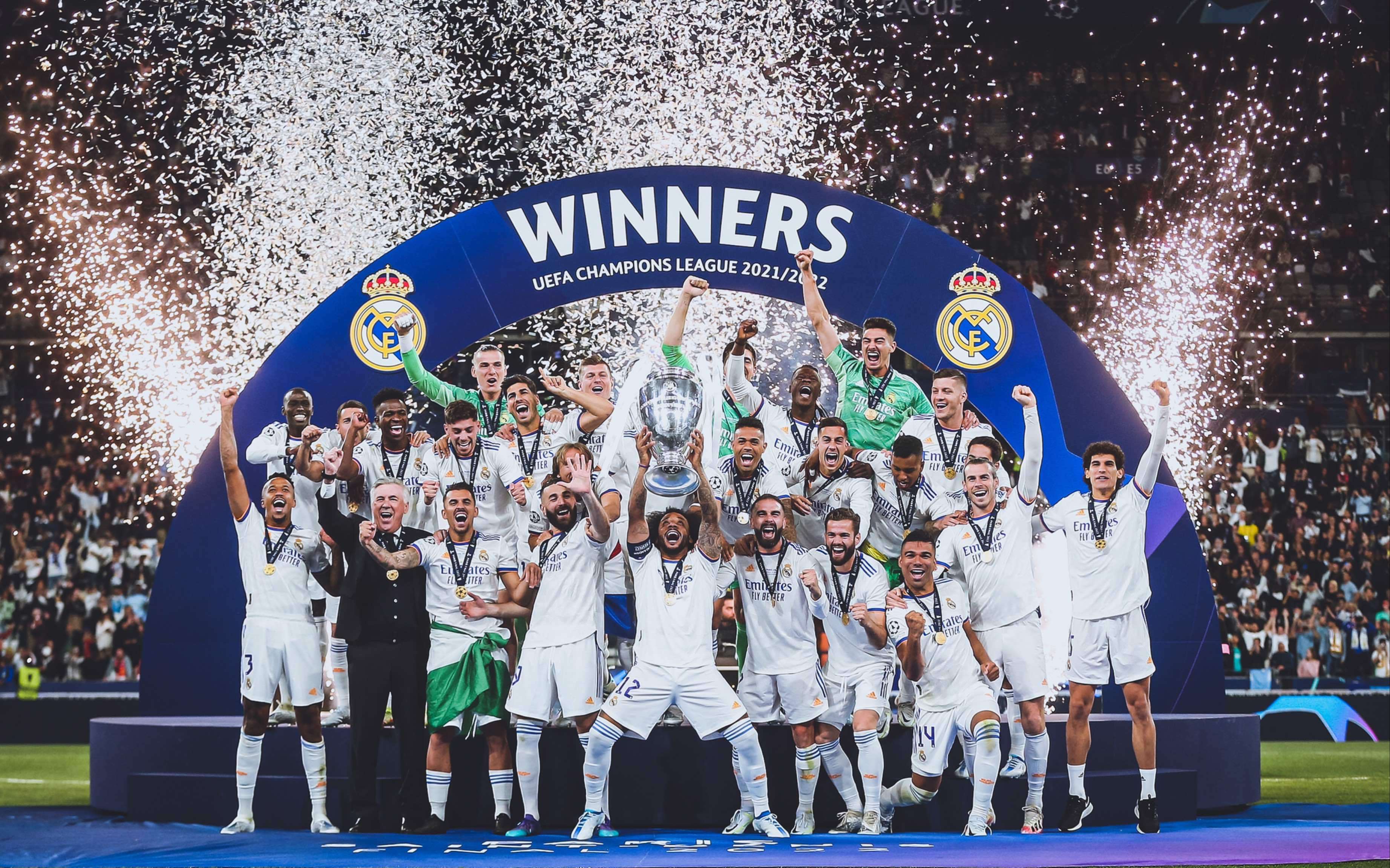 包含皇马客场大胜，欧冠冠军卫冕希望大增的词条