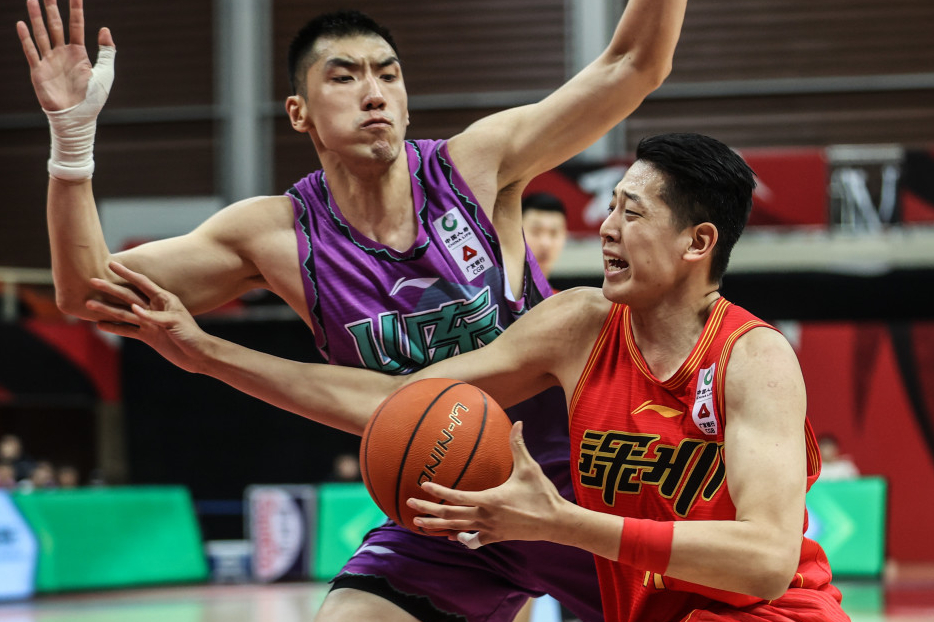 深圳男篮遭遇惨败,迎来新赛季首败 深圳男篮遭遇惨败,迎来新赛季首败