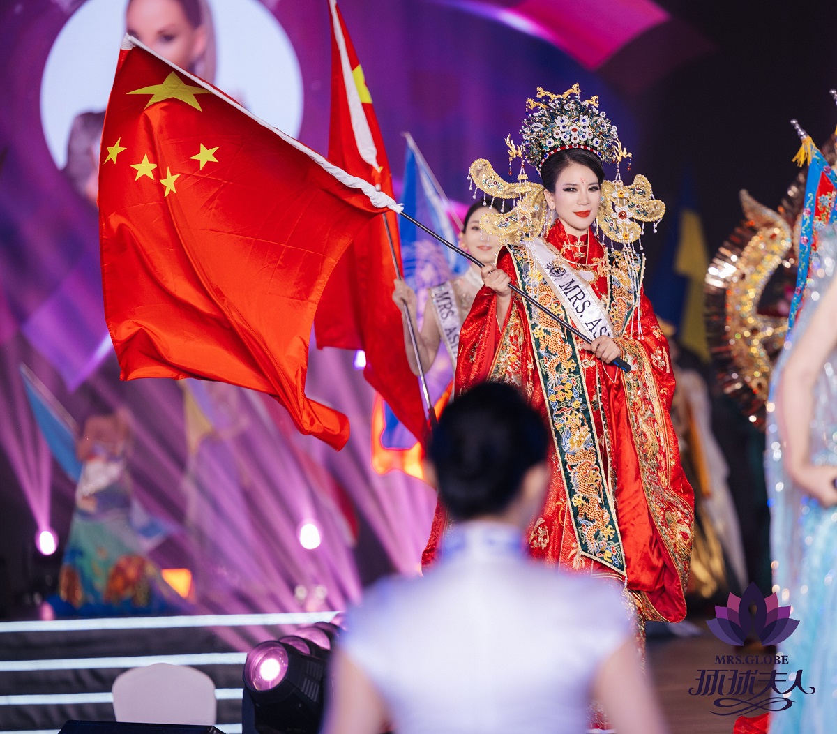 中国选手在世界舞台上大放异彩，赢得掌声