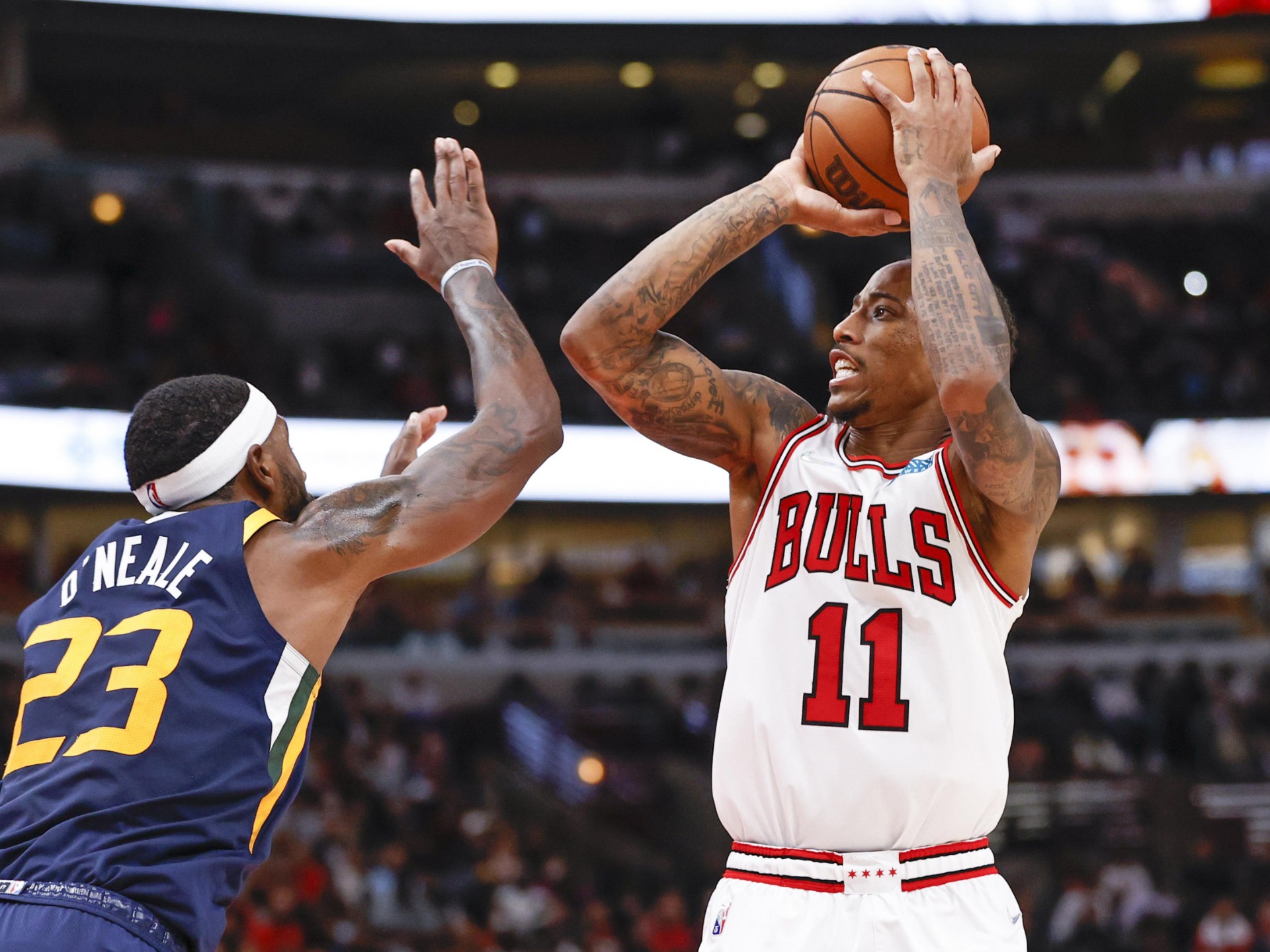 太阳翻盘马刺,德罗赞高光表现 太阳翻盘马刺,德罗赞高光表现