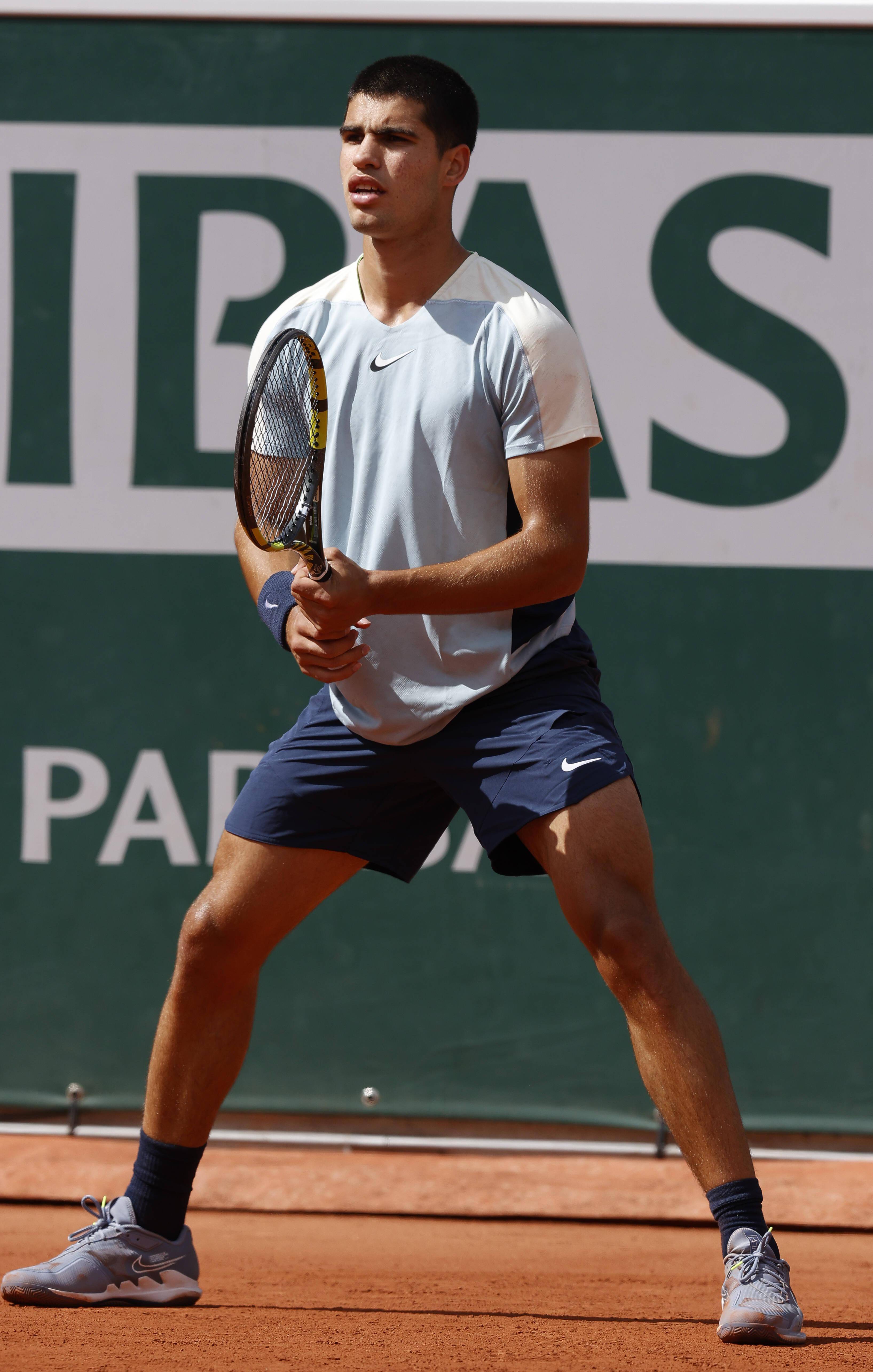 西班牙网球队险胜日本网球队，阿尔卡拉斯完成帽子戏法的简单介绍