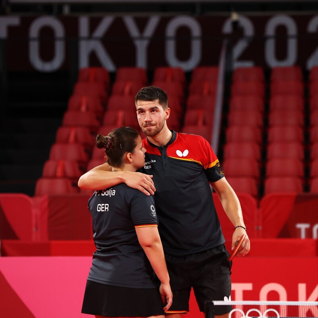 包含波兰乒乓球队逆转英国乒乓球队，奥恰洛夫关键制胜的词条