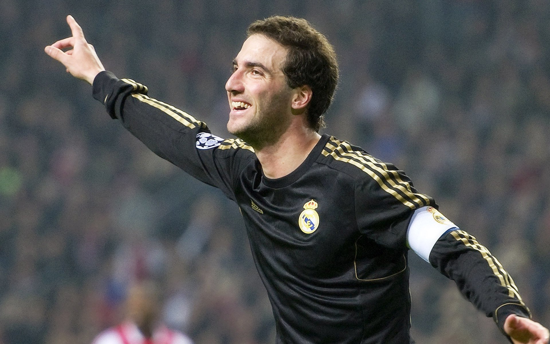 欧冠淘汰赛之夜，利拉德展现巨星价值