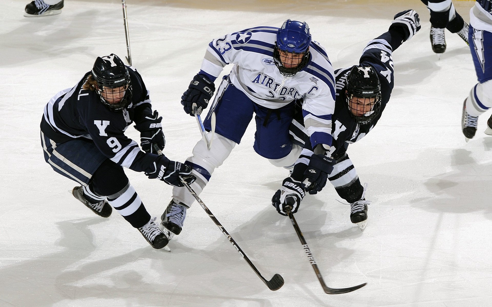 新王当立,皮亚斯特里统治全场,红牛二队力克梅赛德斯改写F1格局